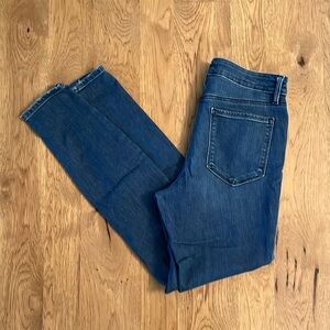 ATHLETA Sculptek Straight Leg / Skinny Jeans • size 28 • medium wash blue